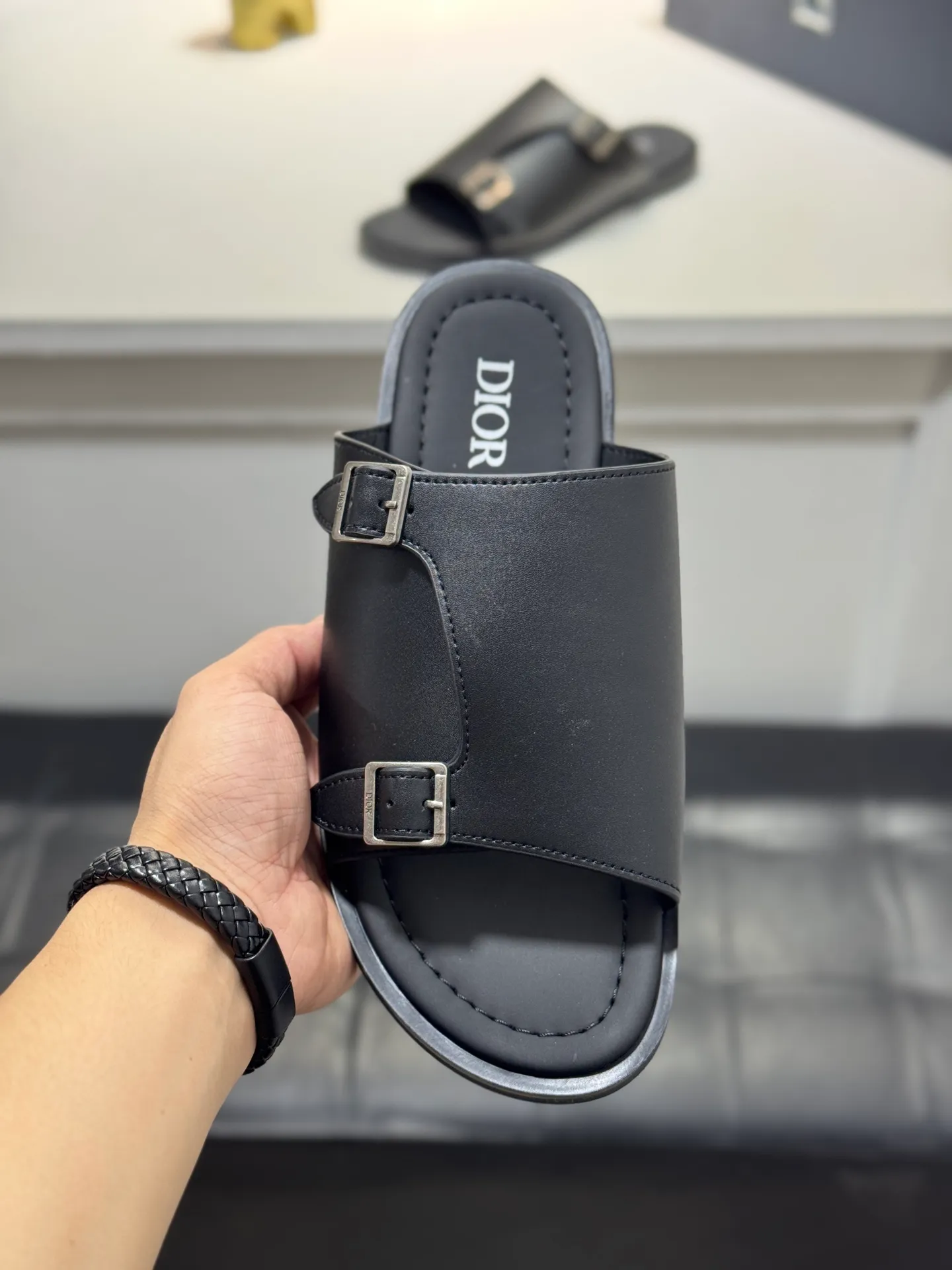 Men's men's shoes 💰320 [New style] 🦇🦇𝐂𝐡𝐫𝐢𝐬𝐭𝐢𝐚𝐧 𝐃𝐢𝐨𝐫 Dior slippers - the latest hot sandals, classic sandals, original replicas, super durable and versatile, cowhide leather with hardware accessories, very comfortable on the feet Look slim and white. Original molded outsole size: 38-44 (.45. Customized